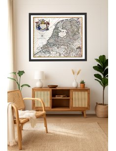 Carte des Pays-Bas 1680 encadrée dans un intérieur moderne et chaleureux